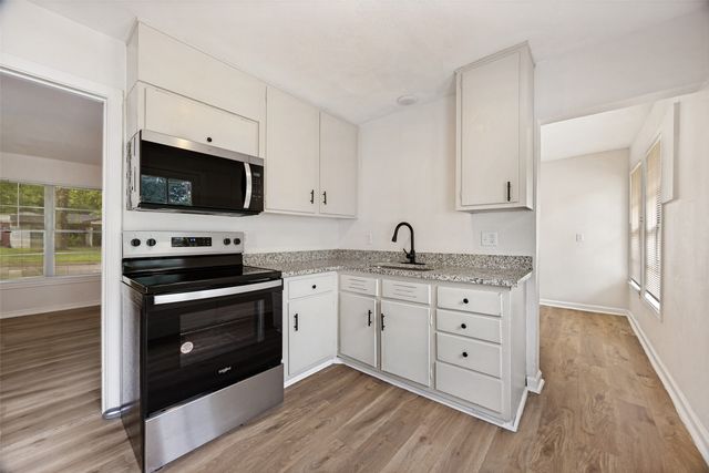 116 Vandenburg Drive, Denison, TX 75020