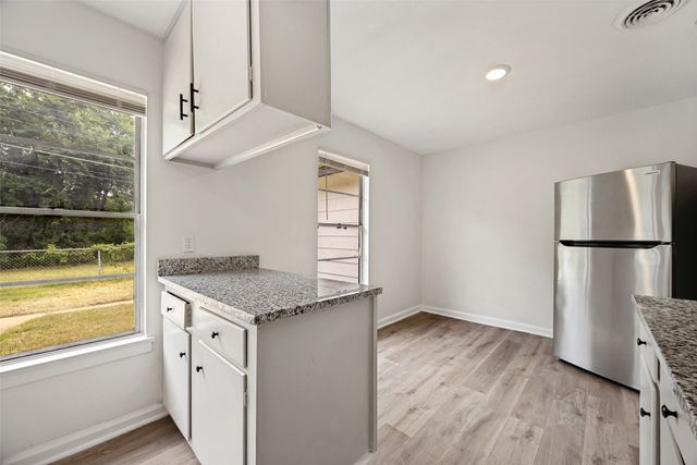 116 Vandenburg Drive, Denison, TX 75020