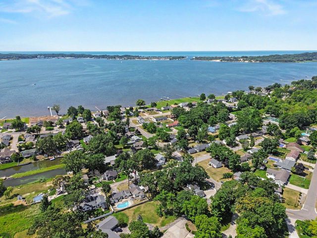 506 Bear Lake Road, North Muskegon, MI 49445
