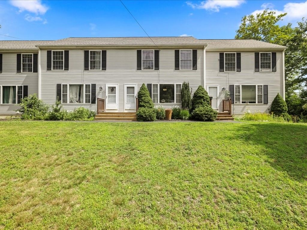 95 High St F, Uxbridge, MA 01569