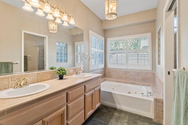 1663 Alex Way, Turlock, CA 95382