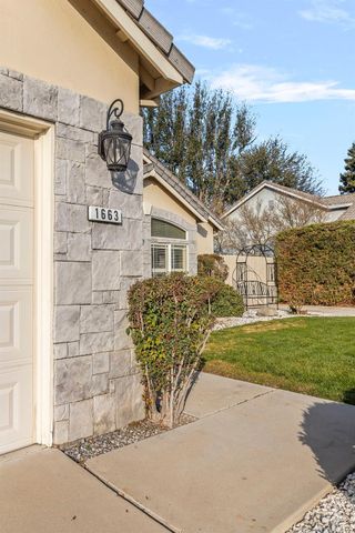 1663 Alex Way, Turlock, CA 95382