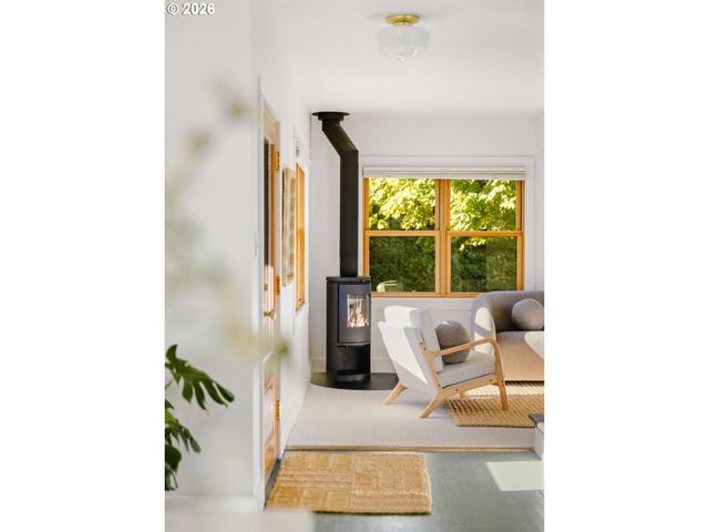 3860 N MELROSE Dr, Portland, OR 97227