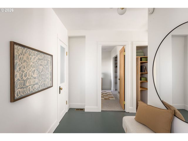 3860 N MELROSE Dr, Portland, OR 97227