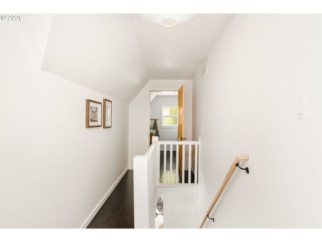 3860 N MELROSE Dr, Portland, OR 97227