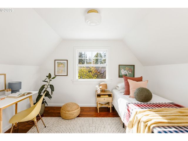 3860 N MELROSE Dr, Portland, OR 97227