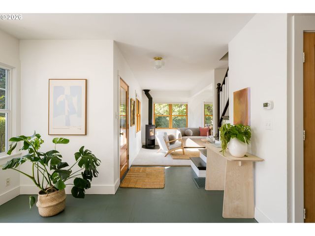 3860 N MELROSE Dr, Portland, OR 97227
