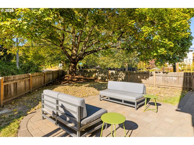 3860 N MELROSE Dr, Portland, OR 97227