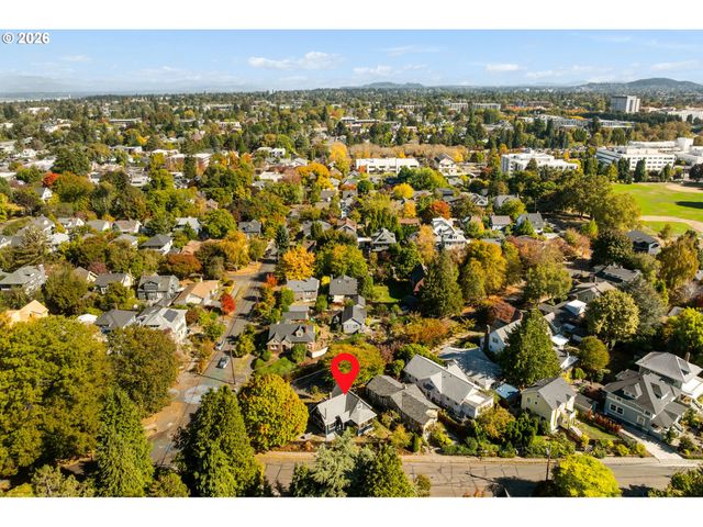 3860 N MELROSE Dr, Portland, OR 97227