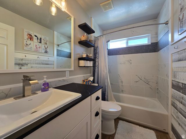 2002 S CHELEMES WAY, Clearfield, UT 84015