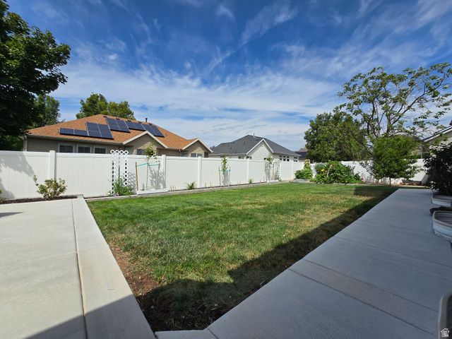 2002 S CHELEMES WAY, Clearfield, UT 84015