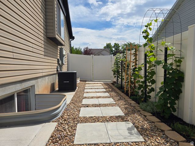 2002 S CHELEMES WAY, Clearfield, UT 84015