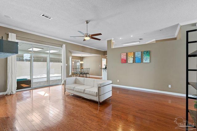 3377 Crestview Ln, Gulf Breeze, FL 32563