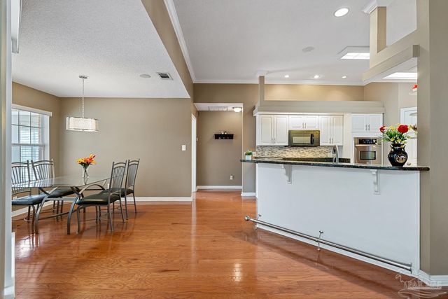 3377 Crestview Ln, Gulf Breeze, FL 32563