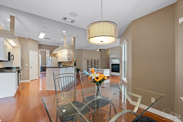 3377 Crestview Ln, Gulf Breeze, FL 32563