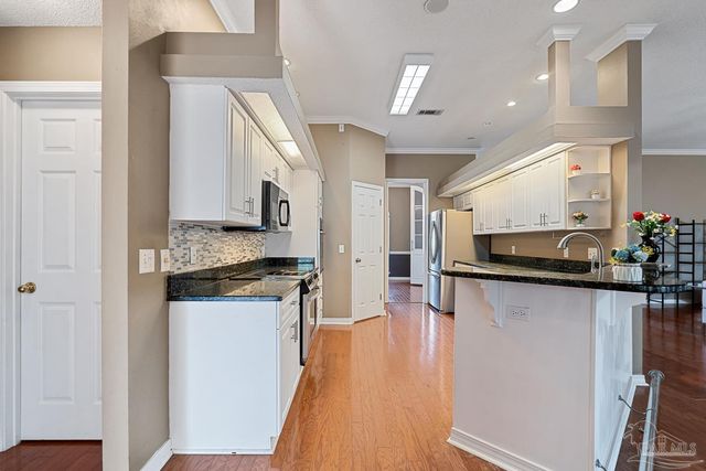 3377 Crestview Ln, Gulf Breeze, FL 32563