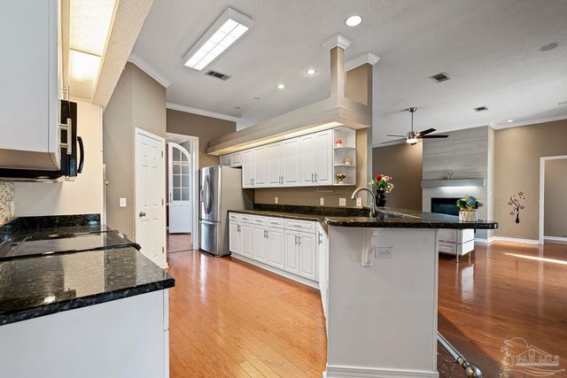 3377 Crestview Ln, Gulf Breeze, FL 32563