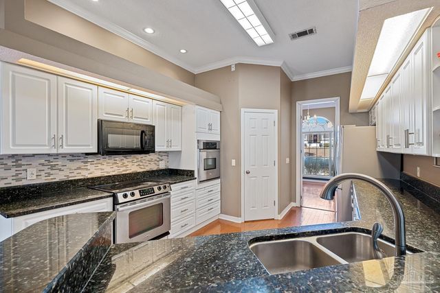 3377 Crestview Ln, Gulf Breeze, FL 32563