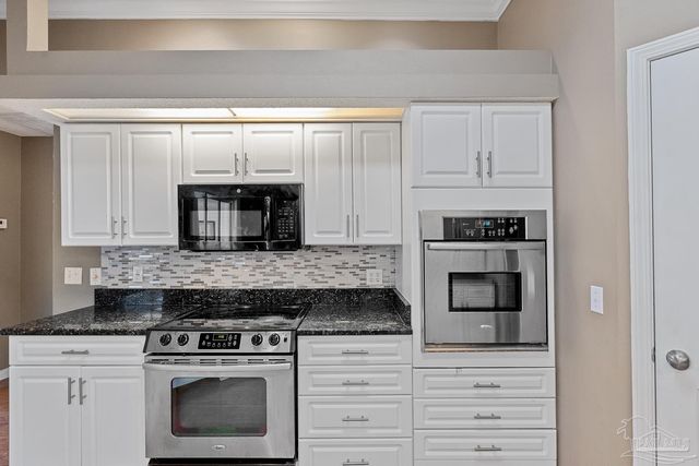 3377 Crestview Ln, Gulf Breeze, FL 32563