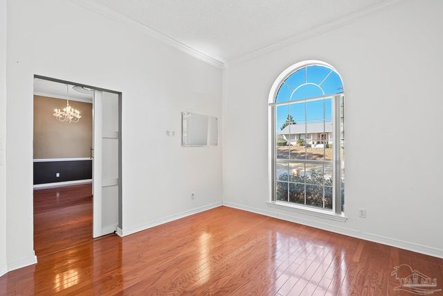 3377 Crestview Ln, Gulf Breeze, FL 32563