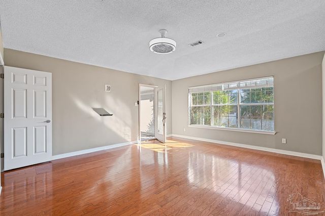 3377 Crestview Ln, Gulf Breeze, FL 32563