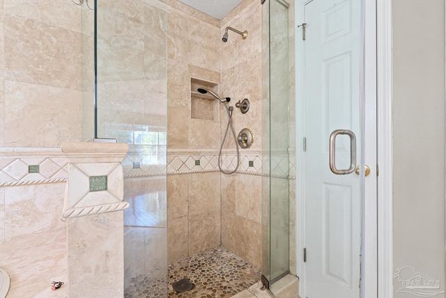 3377 Crestview Ln, Gulf Breeze, FL 32563