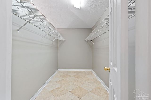 3377 Crestview Ln, Gulf Breeze, FL 32563