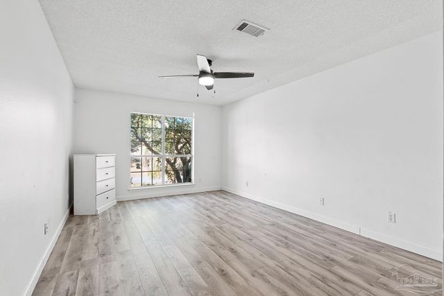 3377 Crestview Ln, Gulf Breeze, FL 32563