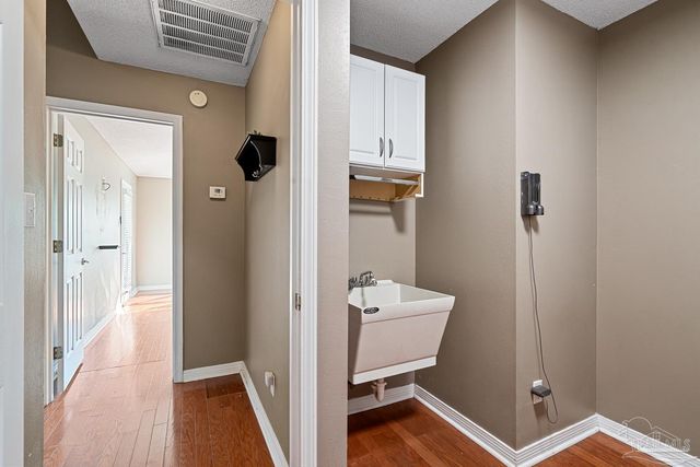 3377 Crestview Ln, Gulf Breeze, FL 32563