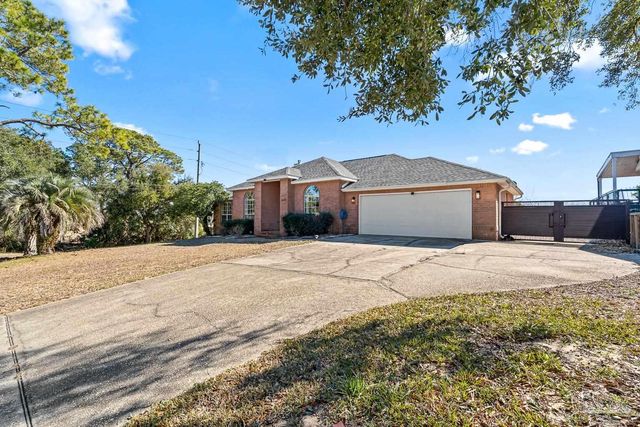 3377 Crestview Ln, Gulf Breeze, FL 32563