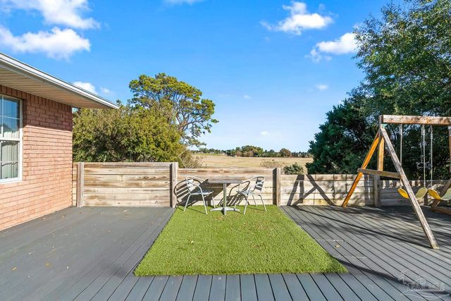 3377 Crestview Ln, Gulf Breeze, FL 32563