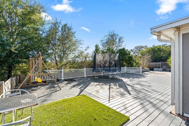 3377 Crestview Ln, Gulf Breeze, FL 32563