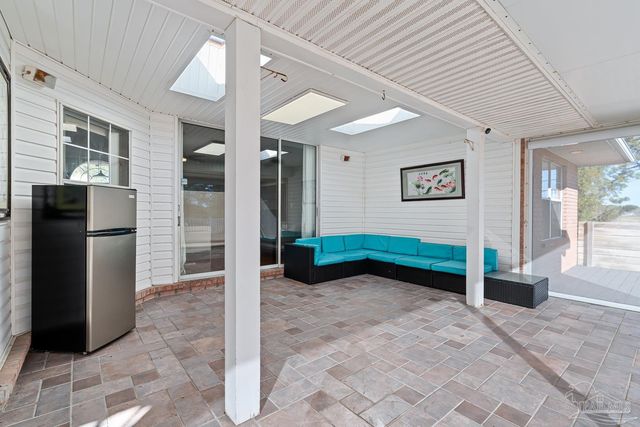 3377 Crestview Ln, Gulf Breeze, FL 32563