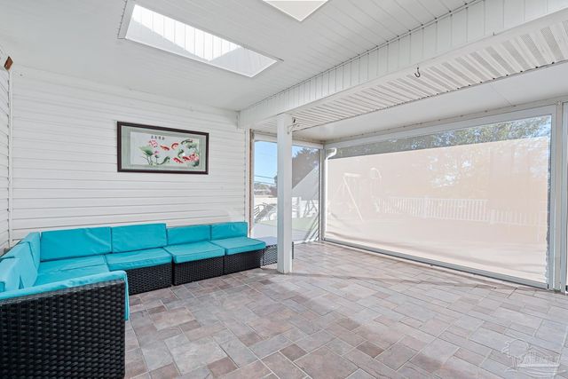 3377 Crestview Ln, Gulf Breeze, FL 32563