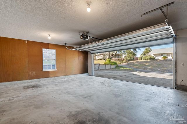 3377 Crestview Ln, Gulf Breeze, FL 32563