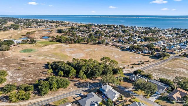 3377 Crestview Ln, Gulf Breeze, FL 32563