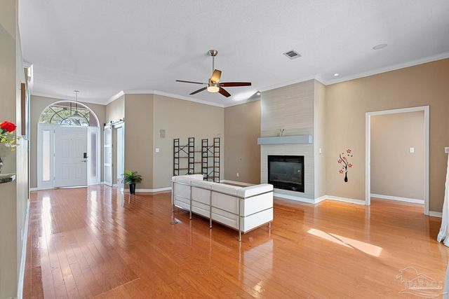 3377 Crestview Ln, Gulf Breeze, FL 32563