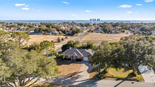 3377 Crestview Ln, Gulf Breeze, FL 32563