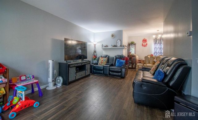 1025 Schmidt Lane, North Brunswick, NJ 08902