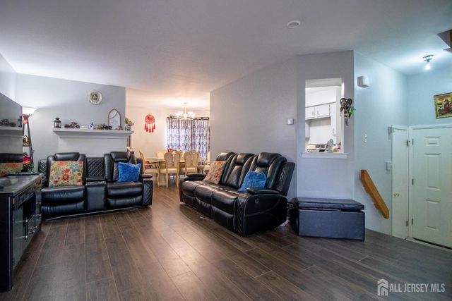 1025 Schmidt Lane, North Brunswick, NJ 08902