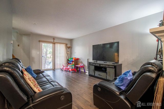 1025 Schmidt Lane, North Brunswick, NJ 08902