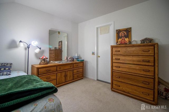 1025 Schmidt Lane, North Brunswick, NJ 08902