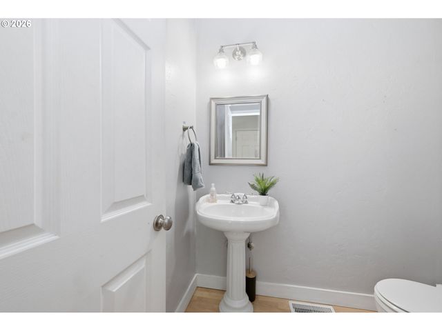 3625 KENDRA St, Eugene, OR 97404