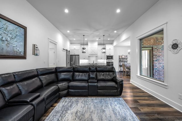 6126 Creekwater Drive, Alexander, AR 72002