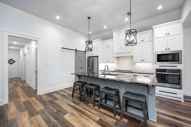 6126 Creekwater Drive, Alexander, AR 72002