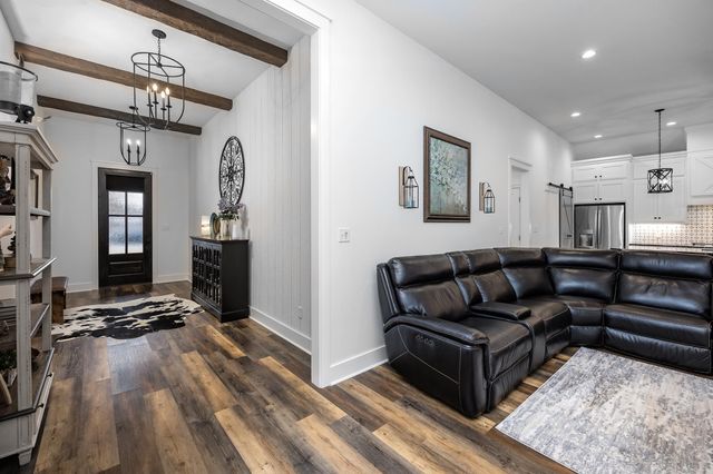 6126 Creekwater Drive, Alexander, AR 72002