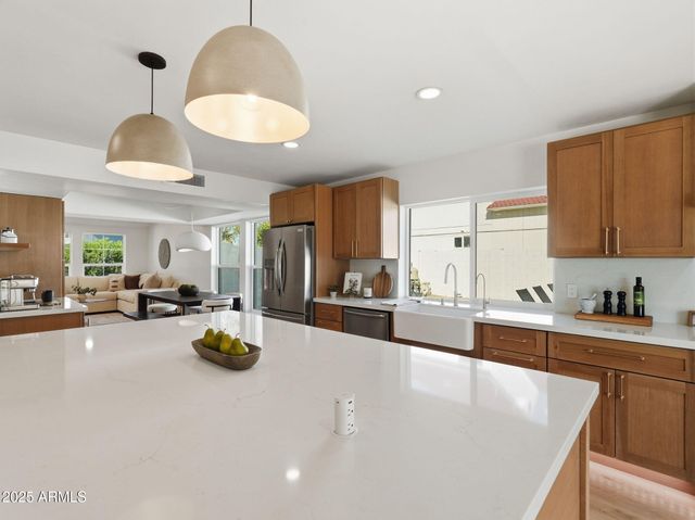 6613 N 81ST Place, Scottsdale, AZ 85250