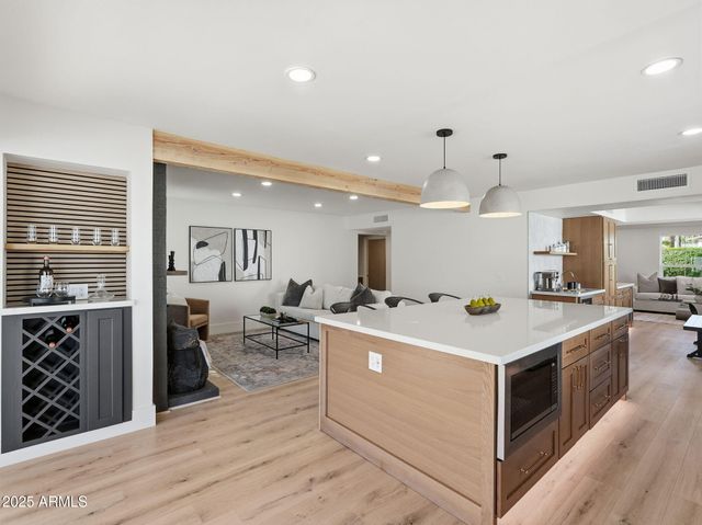 6613 N 81ST Place, Scottsdale, AZ 85250