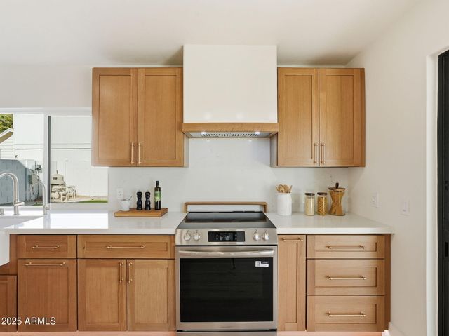 6613 N 81ST Place, Scottsdale, AZ 85250