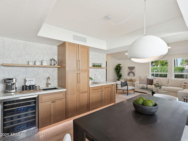 6613 N 81ST Place, Scottsdale, AZ 85250